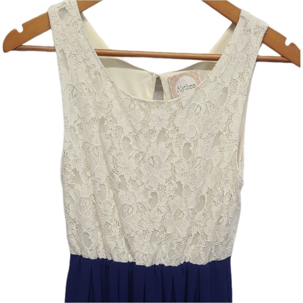 Alythea‎ A-line Upper Lace Blue/Ivory Dress Size Medium - Picture 5 of 10